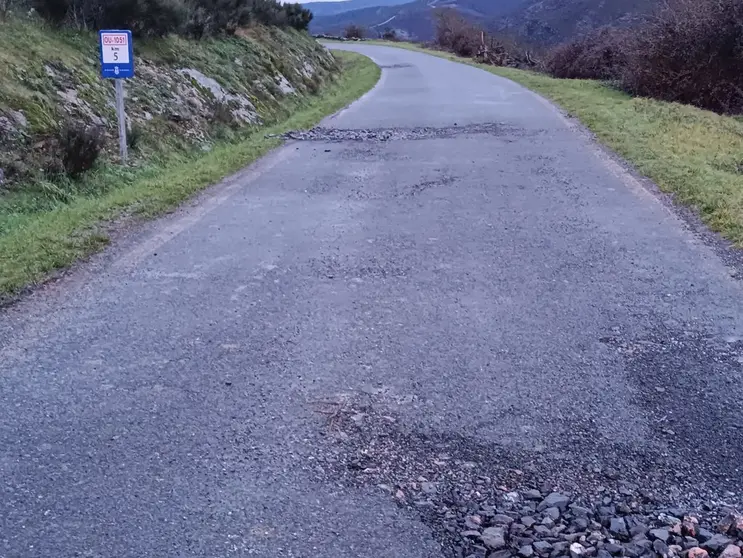 Problemas na estrada OU-1051 a Toro, Laza 20240118