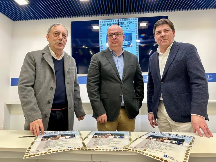 Xos&eacute; Lois Foxo, o deputado provincial Jos&eacute; Mar&iacute;a Lago e o rexedor de Viana do Bolo, Andr&eacute;s Montesinos.