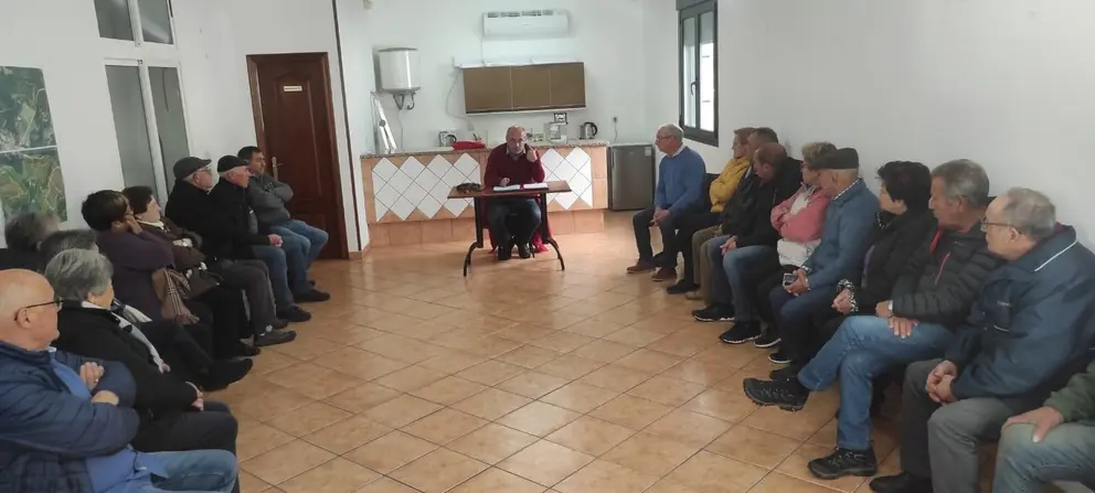 Reuni&oacute;n del PSdeG-PSOE con el colectivo de personas retornadas en Vilar de Barrio.