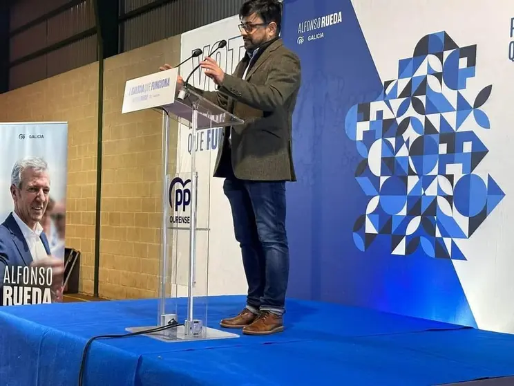 V&iacute;ctor Baladr&oacute;n, en el mitin del PP en las Auton&oacute;micas.