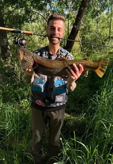 Aaar&oacute;n Rodr&iacute;guez, con su segundo ejemplar capturado en menos de cuatro d&iacute;as.