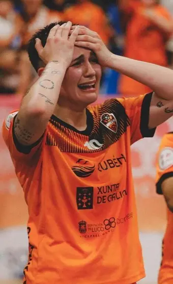 La campeon&iacute;sima lazana, Ant&iacute;a P&eacute;rez, pidi&oacute; a Ram&oacute;n Barreal poder celebrar un campus de f&uacute;tbol sala en Laza.