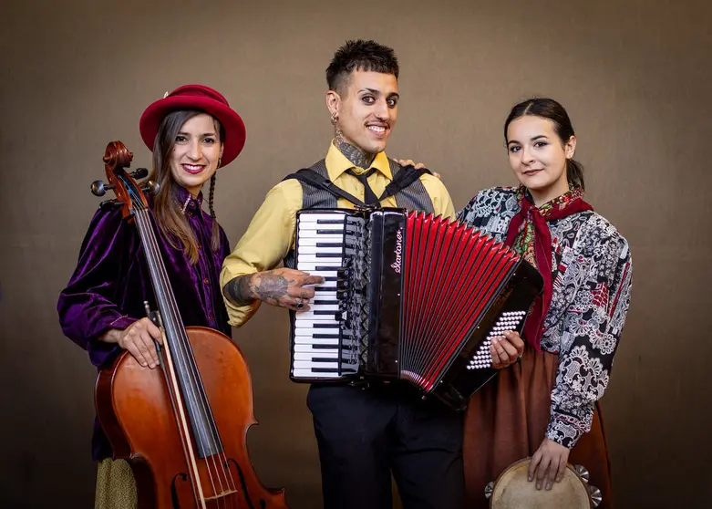 Kedir&aacute;n, una de las bandas musicales participantes en la 9&ordf; Ed. del FIC V&Iacute;A XIX

Fotos: Agosti&ntilde;o Iglesias
