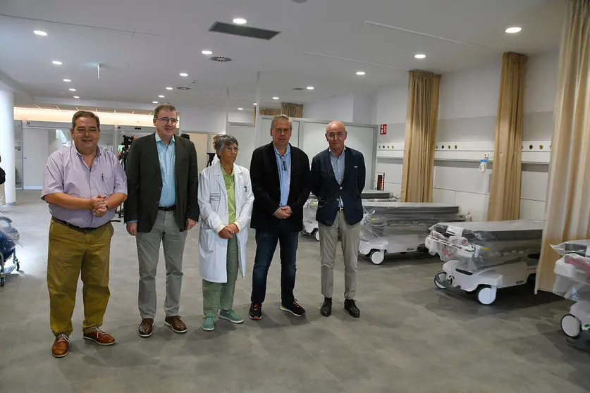 Gerardo Seoane -alcalde de Ver&iacute;n-, Antonio G&oacute;mez -conselleiro-, Guillermina Agulla -directora do Hospital-, Manuel Pardo -delegado da Xunta- e o Xerente de &Aacute;rea, Santiago Camba.