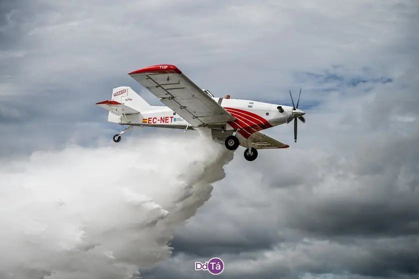 Uno de los aviones de carga en tierra habilitados en la nueva base transfronteriza Ver&iacute;n-O&iacute;mbra.