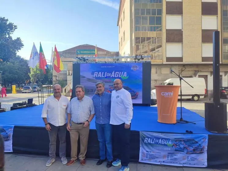 20240901 R&aacute;lly da Auga, II Edici&oacute;n_presentaci&oacute;n_Presidente de
CAMI Motorsport, Nuno Loureiro, Alcalde de Ver&iacute;n, Gerardo Seoane; el Presidente da C&acirc;mara Municipal de Chaves,
Nuno Vaz; el Presidente de la&nbsp;Escuder&iacute;a de Ourense, Jano Fraga