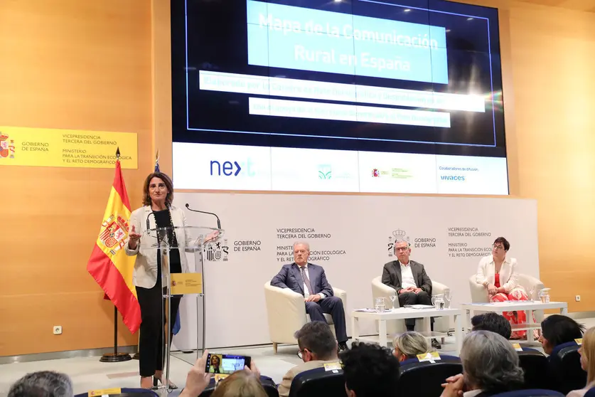 Foto. Teresa Ribera, Manuel Campo Vidal, Francesc Boya y Camino Caba&ntilde;as