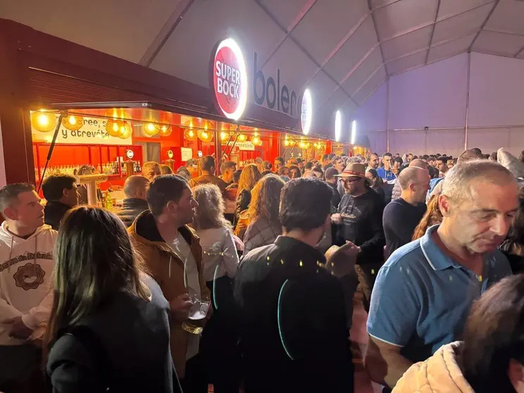 El p&uacute;blico volvi&oacute; a responder a un evento que se consolida ya en el calendario festivo verinense. | FOTO: Carlos Montero.