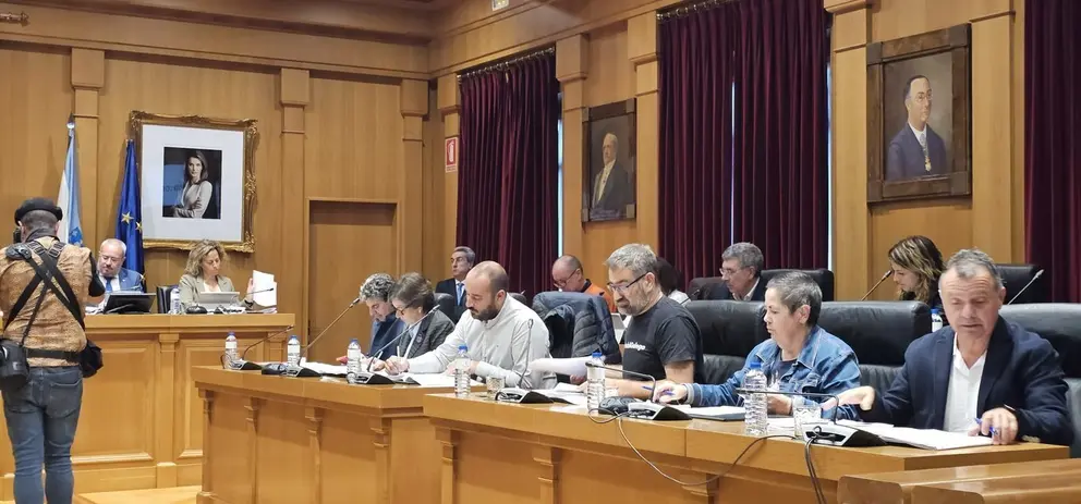 La oposici&oacute;n, en el pleno ordinario de octubre de la Deputaci&oacute;n de Ourense.