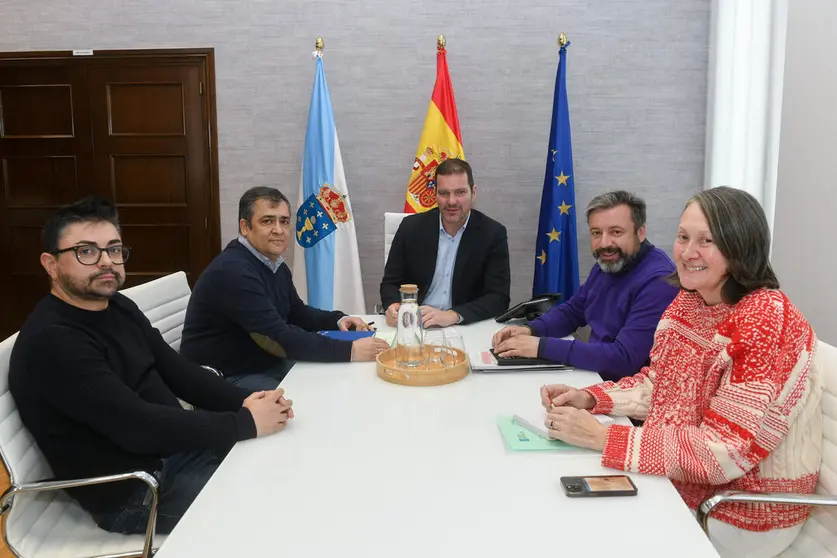20250318_Reuni&oacute;n AlcdsCualdroMonterrei-Cultura Luciano Rivero Cuquejo, Jos&eacute; Luis Su&aacute;rez Mart&iacute;nez, V&iacute;ctor Baladr&oacute;n Lamas, Jos&eacute; L&oacute;pez Campos (Conselleiro), Mar&iacute;a del Carmen Mart&iacute;nez Insua (DX Patrimonio Cultural)