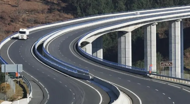 AP-53 entre Ourense y Santiago de Compostela.