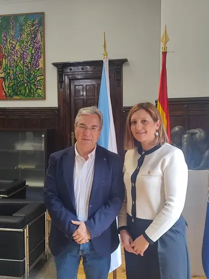 Luis Menor, presidente de la Deputaci&oacute;n de Ourense y Eva P&eacute;rez Gamote, alcaldesa de Vilardev&oacute;s.