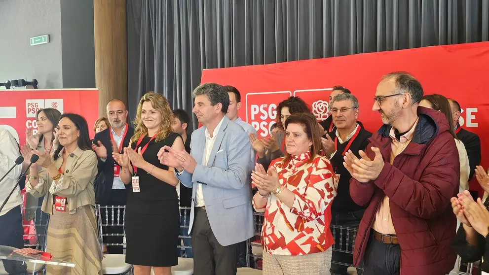 Marina Vaz, de negro, al lado del nuevo secretario provincial, &Aacute;lvaro Vila.