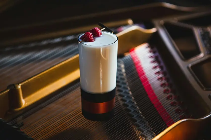 piano, bebida, cafeter&iacute;a, bar, Foto de Ahtziri Lagarde en Unsplash