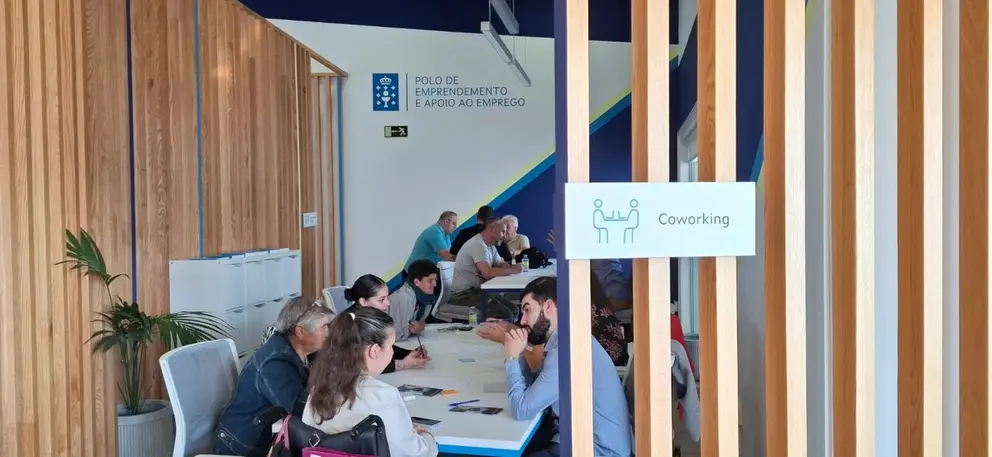 Sesi&oacute;n de networking en el Polo de Emprendemento de Ver&iacute;n.
