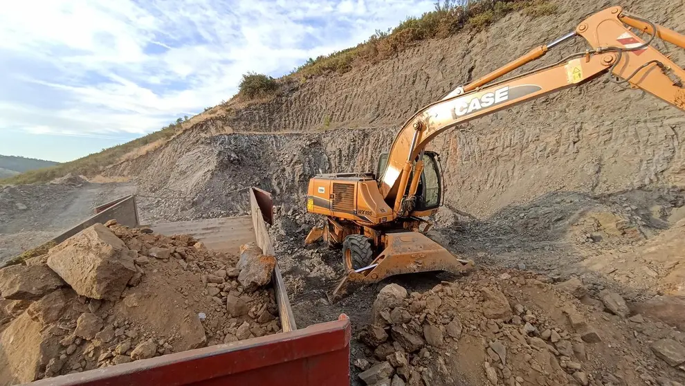 Eurobattery ya trabaja en el movimiento de tierras en Pentes (A Gudi&ntilde;a).