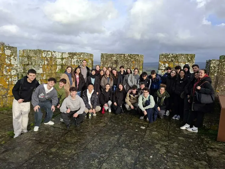 Alumnado dos institutos de Ver&iacute;n participante na Olimp&iacute;ada de Xeolox&iacute;a celebrada en Monforte.