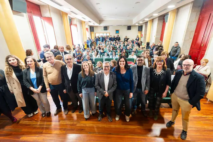 La jornada sobre vivienda organizada por el Partido Popular dej&oacute; a gente de pie en la Casa da Cultura de Ver&iacute;n.