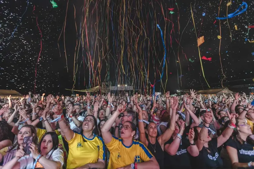 Imagen de una edici&oacute;n anterior del festival, certamen que colabora este a&ntilde;o con el 50 aniversario de los nacidos en 1976 en Ver&iacute;n. | Foto: Ouren Sounf Fest.