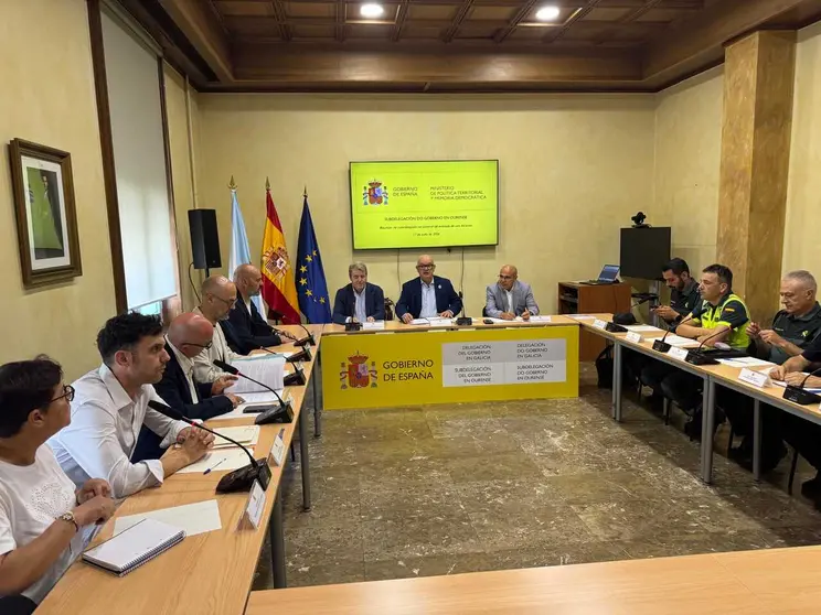Reuni&oacute;n en la Subdelegaci&oacute;n del Gobierno entre autoridades, mandos policiales y representantes de los diferentes consejos reguladores.