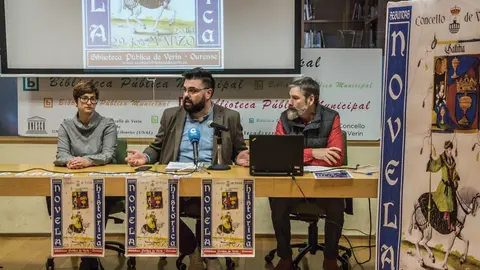 Noa Gonz&aacute;lez, Diego Lourenzo, o teniente de alcalde, e Miguel Losada, na presentaci&oacute;n das xornadas.