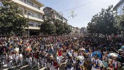 La plaza Garc&iacute;a Barb&oacute;n, a reventar poco despu&eacute;s de empezar el preg&oacute;n.
