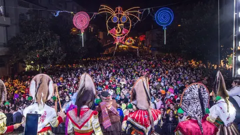 A Praza Maior, na noite do Comadres do pasado 2018. (FOTO: CARLOS MONTERO)