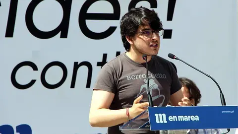 O n&uacute;mero un ao Congreso por Ourense, o limi&aacute;n Iv&aacute;n Olmos Ferreiro, no mitin da praza Garc&iacute;a Barb&oacute;n.