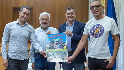Presentaci&oacute;n da XI Marcha BTT no Concello de Monterrei. Asisten Rosendo Fern&aacute;ndez (VicePresidente da Deputaci&oacute;n), Jose Luis Suarez (Alcalde de Monterrei), Diego Mat&iacute;as  (Coordinador da proba) e Kiko Calvi&ntilde;o (Presidente da BTT Ver&iacute;n).