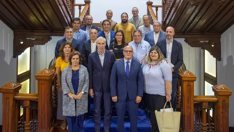 Constituci&oacute;n da Rede Provincial de Concellos Termais da provincia de Ourense. Asisten Manuel Baltar (Presidente Deputaci&oacute;n), Francisco Conde (Conselleiro de Econom&iacute;a, Emprego e Industria), e os alcaldes das vilas termais.