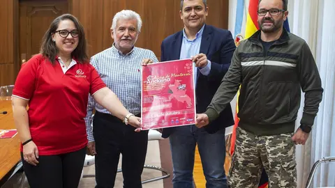 Presentaci&oacute;n da VI Andaina &ldquo;Vi&ntilde;o de Monterrei&rdquo;. No Pazo Provincial asisten Rosendo Fern&aacute;ndez (VicePresidente Deputaci&oacute;n), Jose Luis Su&aacute;rez (Alcalde de Monterrei), Bego&ntilde;a Garrido (Representante da Cooperativa Xeitura) e Marcos Meno (Responsable area de Cultura do Concello de Monterrei).