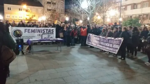 Concentraci&oacute;n del 25N del 2019 frente al Concello de Ver&iacute;n.