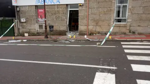 Vilardev&oacute;s 20191127_roubo caixeiro ABANCA02