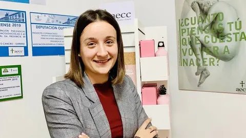 Kelly Pereira, responsable da oficina da AECC en Ver&iacute;n.