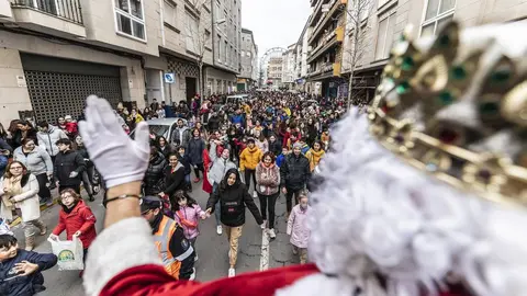 Carlos Montero ilustra, con esta bella imagen de la cabalgata de Reyes de Ver&iacute;n de este domingo, esta informaci&oacute;n.