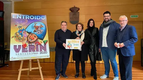 Entrega dos 30.000 euros de Gadis ao Concello de Ver&iacute;n.