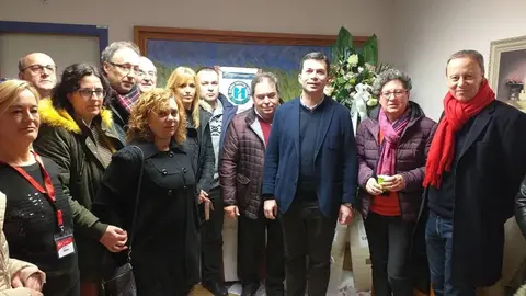 Gonzalo Caballero visit&oacute; el encierro, por entonces velatorio, del hospital el pasado 12 de diciembre de 2019. | FOTO: Xos&eacute; Lois Colmenero.
