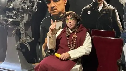 Miguel "Chita" disfrazado de "Frai Chitin".