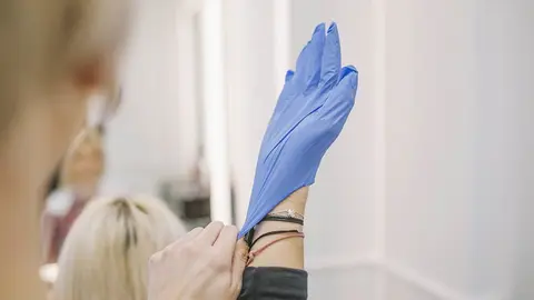 HAS LE&Iacute;DO BIEN: Es mejor NO llevar guantes a la calle. Sanidad informa