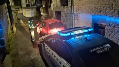 Los agentes de la Guardia Civil de Tr&aacute;fico acabaron interceptando al huido a 5 kil&oacute;metros del control del que huy&oacute;.