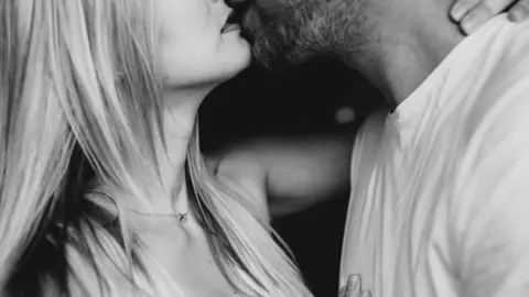 CONSEJO: Evita las relaciones sexuales sino quieres contagiarte del virus