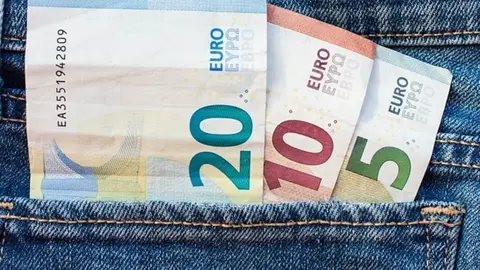 El DINERO en EFECTIVO puede tener sus d&iacute;as contados