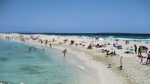 Desescalada en verano en Espa&ntilde;a. &iquest;Podr&eacute; ir a la playa?