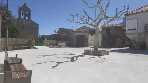 Plaza de la localidad de Rabal, en O&iacute;mbra, en la que se registr&oacute; un positivo.