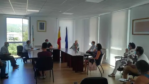 O pleno municipal no Concello de Monterrei, onde se decidiu aprobar por unanimidade a Declaraci&oacute;n de "Zona de Emerxencia". | FOTO: Xos&eacute; Lois Colmenero.