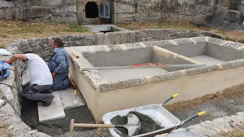 O lavadeiro que o Concello de O&iacute;mbra est&aacute; a reacondicionar na parroquia das Ch&aacute;s. | FOTO: Cedida.