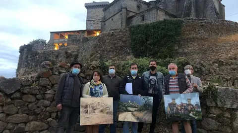 Os premiados na terceira edici&oacute;n do concurso de pintura r&aacute;pida de Monterrei.