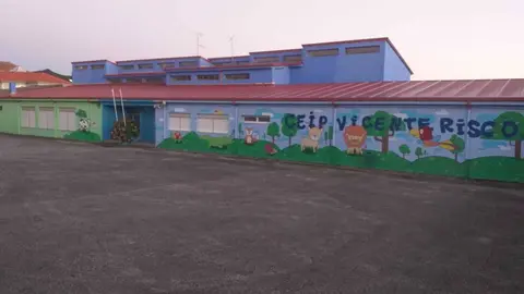 Centro de Educaci&oacute;n Infantil y Primaria Vicente Risco de Cualedro. | FOTO: Xos&eacute; Lois Colmenero.