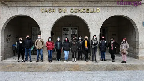 Un nutrido grupo de representantes del sector de la peluquer&iacute;a mantuvo un encuentro con el alcalde de Ver&iacute;n, Gerardo Seoane. | FOTO: Xos&eacute; Lois Colmenero.