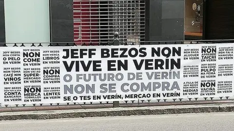 Esta pancarta p&oacute;dese ver na avenida de Portugal, intersecci&oacute;n coa r&uacute;a Montemaior.